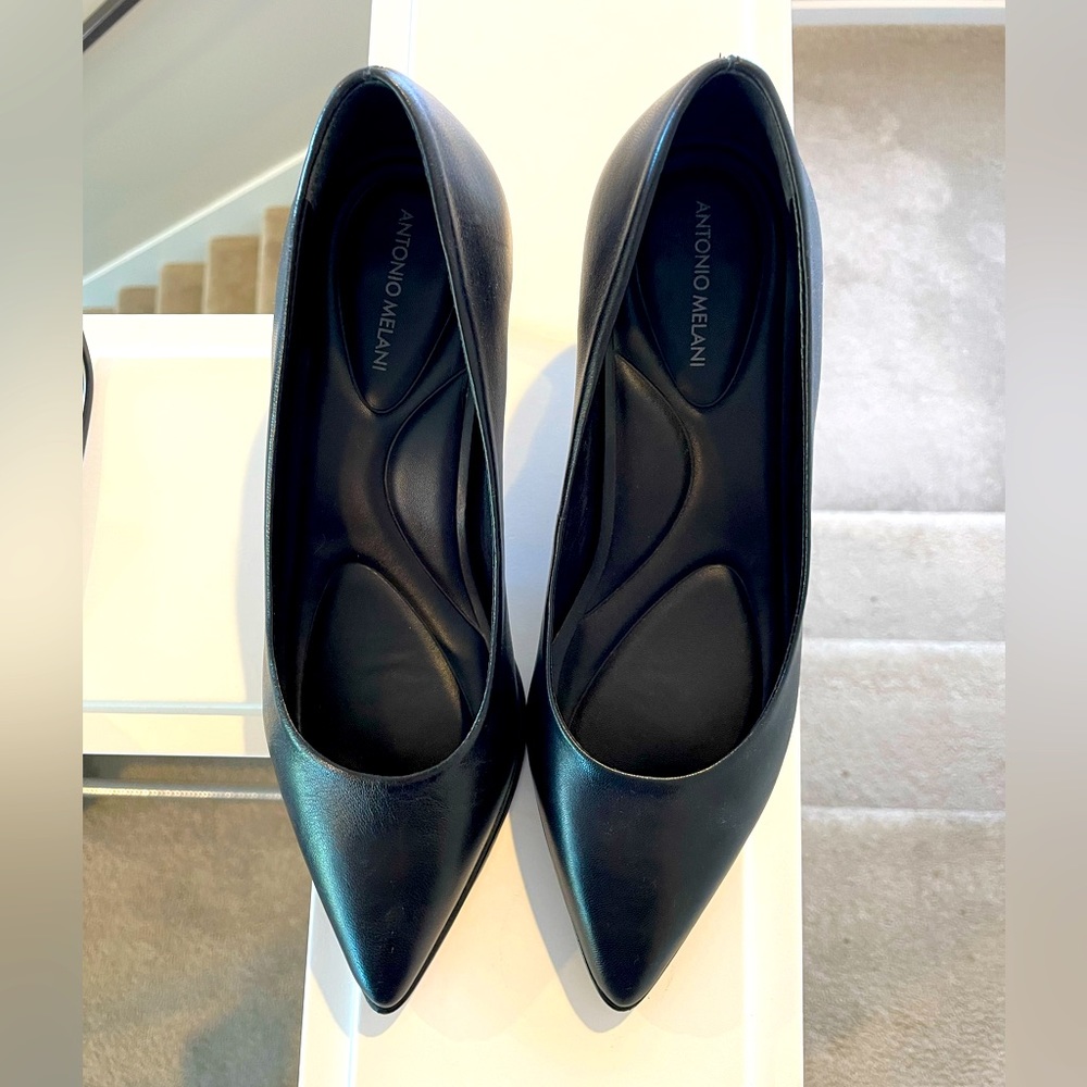 Leather kitten heel shoe